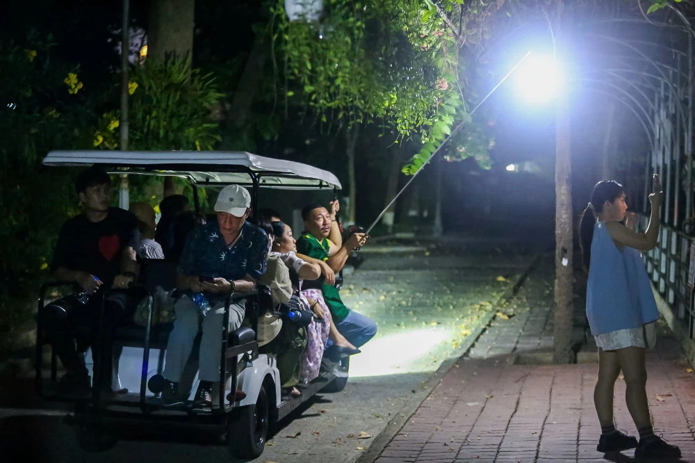 mo-cua-tou-dem-5 (2).jpg