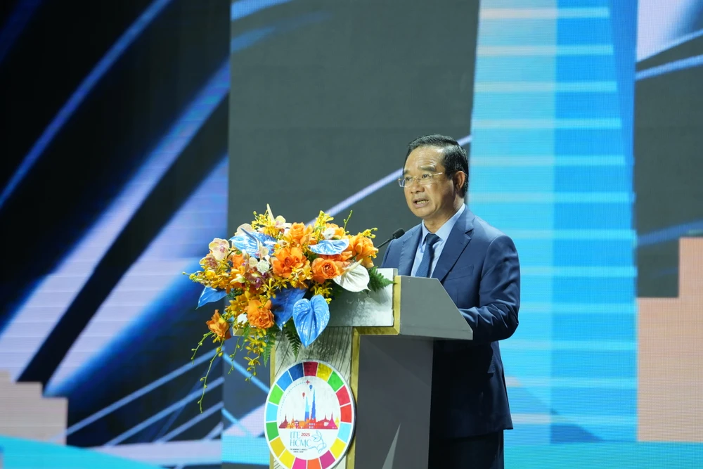 Ông Nguyễn Văn Được, Chủ tịch UBND TP.HCM phát biểu tại sự kiện khai mạc Đêm Việt Nam. Ảnh: TT.