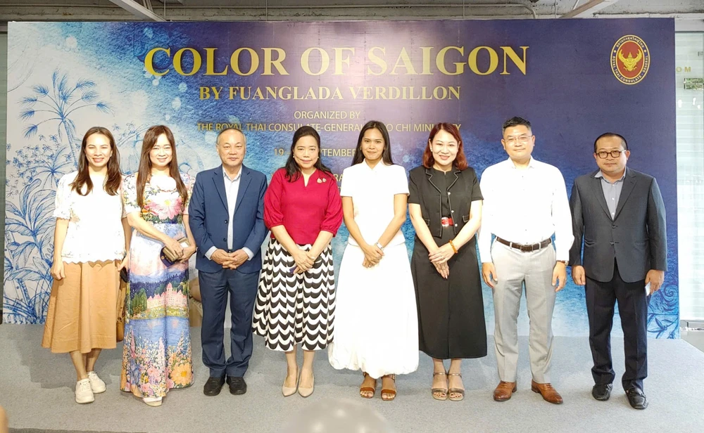 Tổng Lãnh sự quán Thái Lan tại TP.HCM khai mạc triển lãm mỹ thuật “Sắc màu Sài Gòn” chiều 19-9. Ảnh: TT.