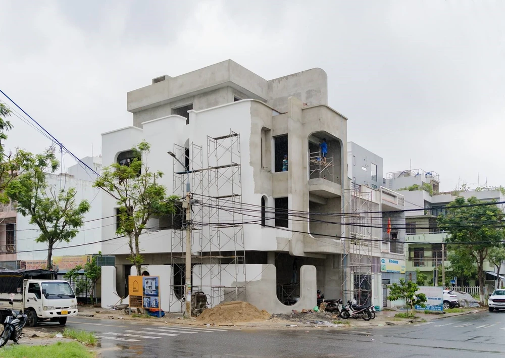 Xây nhà mùa mưa không hẳn là điều bất lợi nếu bạn chuẩn bị kỹ, chủ động ứng phó và linh hoạt điều chỉnh kế hoạch.