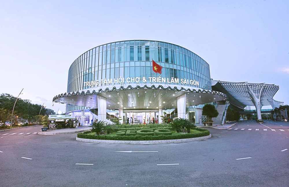 1.Mat tien Trung tam SECC.jpg