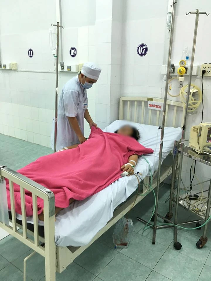 Cứu sống một người mất máu nặng do xuất huyết vết mổ lấy thai ảnh 1