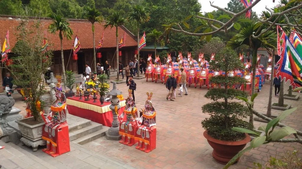 Ngắm đàn ngựa giấy tuyệt đẹp ở đền thờ Nguyễn Trãi ảnh 2 đền nguyễn trãi