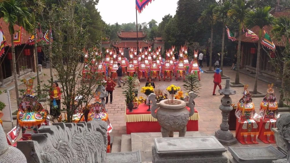 Ngắm đàn ngựa giấy tuyệt đẹp ở đền thờ Nguyễn Trãi ảnh 1 ngựa giấy đền nguyễn trãi