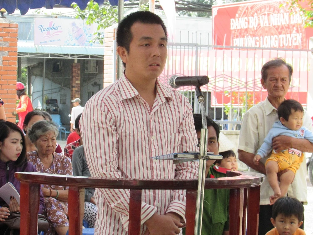 Choảng nhau khi nhậu, ra tòa mới thương nhau ảnh 1