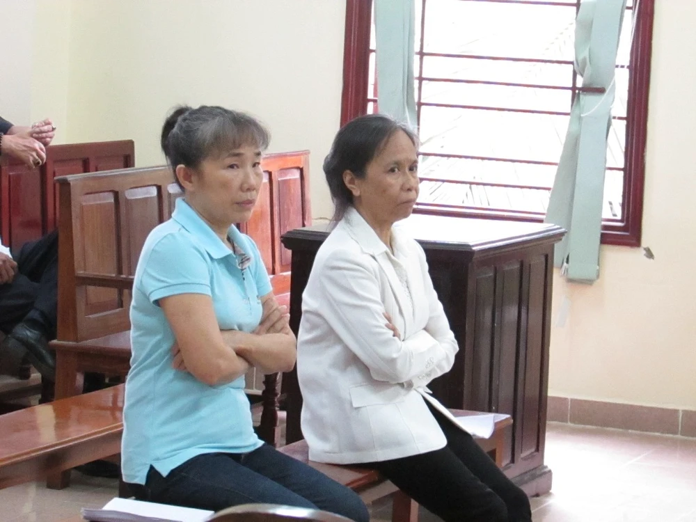 Lừa tiền tỉ bằng giấy đỏ... scan màu