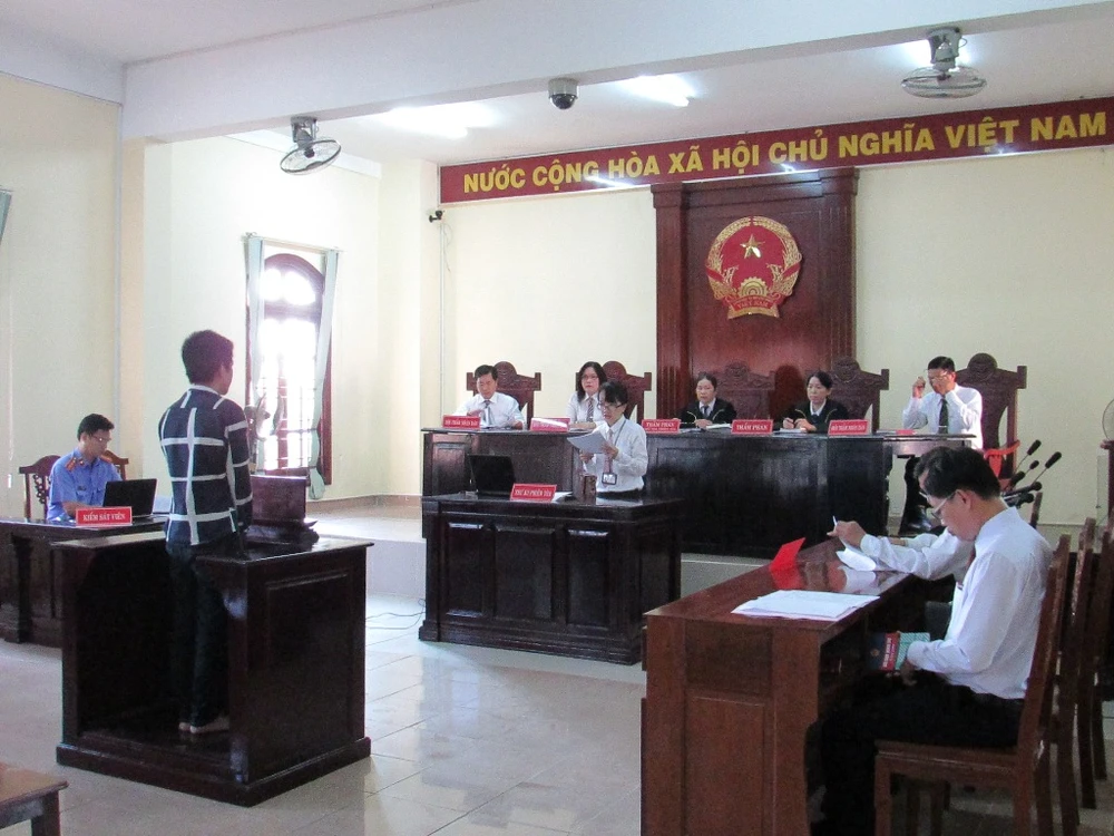 Thiếu niên lãnh án nặng vì muốn làm… người lớn