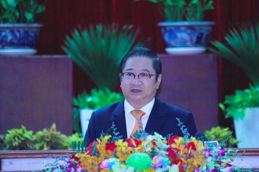 Chủ tịch UBND TP Cần Thơ Trần Việt Trường đọc diễn văn tại buổi họp mặt. Ảnh: NHẪN NAM