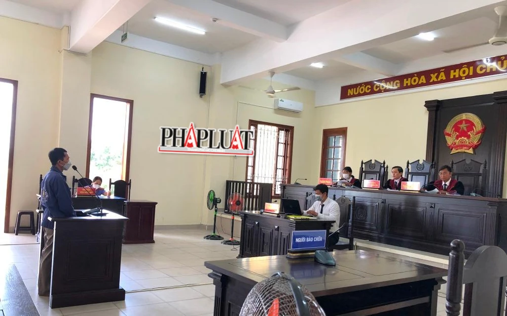 Bị cáo Ngoan tại tòa ngày 13-5. Ảnh: NHẪN NAM