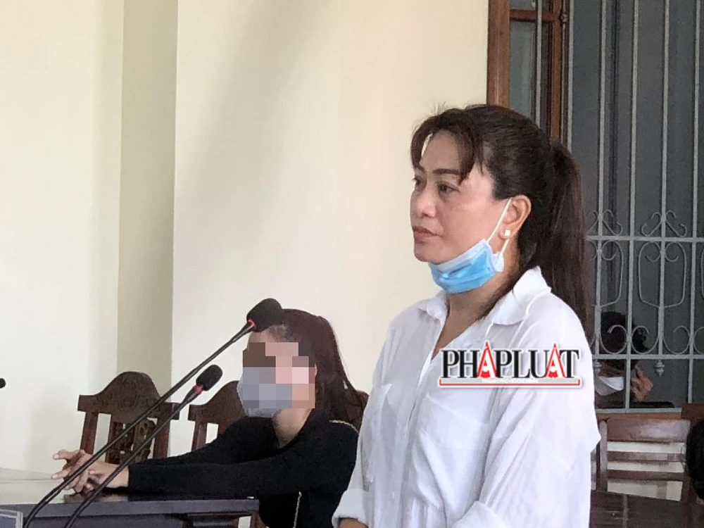 Bị cáo Tuyền tại tòa ngày 15-6. Ảnh: NHẪN NAM