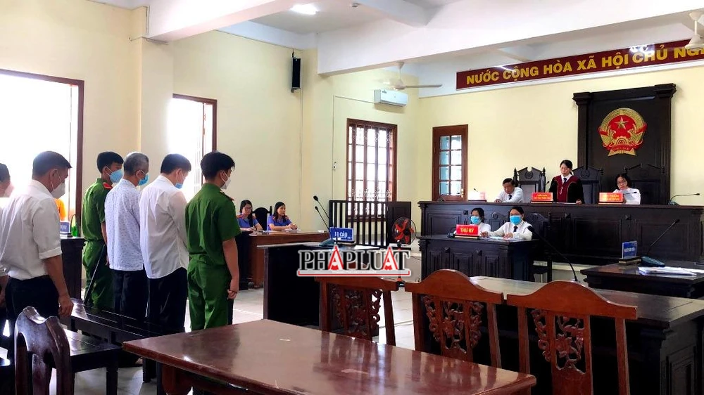 Quang cảnh phiên tòa ngày 1-7. Ảnh: NHẪN NAM