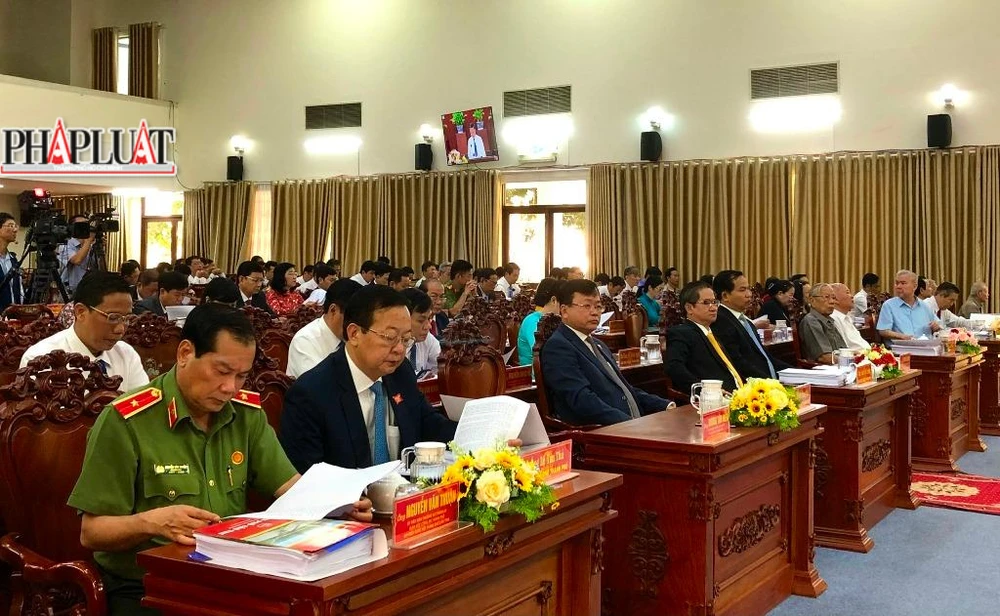 Đại biểu tham dự phiên khai mạc kỳ họp thứ 6 HĐND TP Cần Thơ sáng 6-7. Ảnh: NHẪN NAM