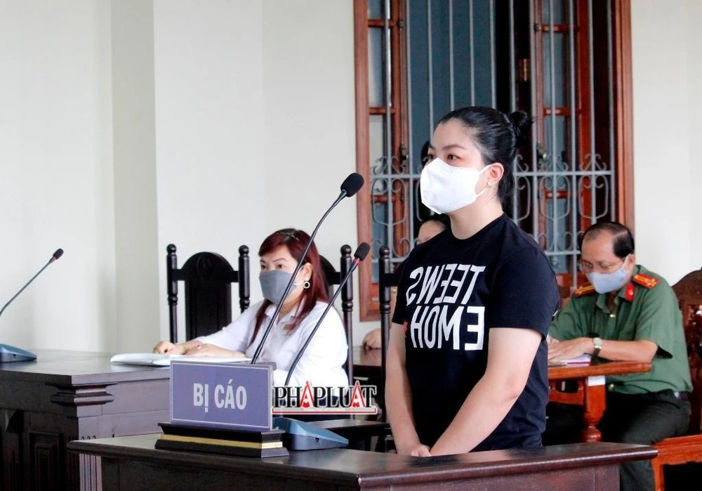 Bị cáo Phương tại tòa ngày 20-9. Ảnh: NHẪN NAM Bị cáo Phương tại tòa ngày 20-9. Ảnh: NHẪN NAM