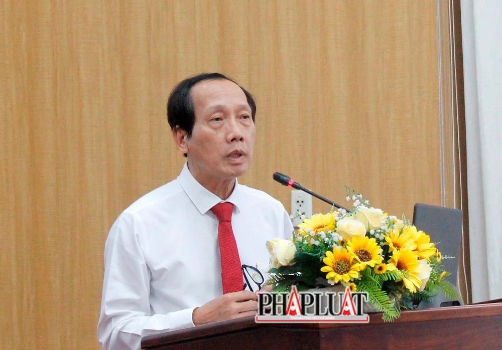 BS Nguyễn Hữu Dự - Giám đốc BV Phụ sản TP Cần Thơ - phát biểu tại hội nghị. Ảnh: NHẪN NAM