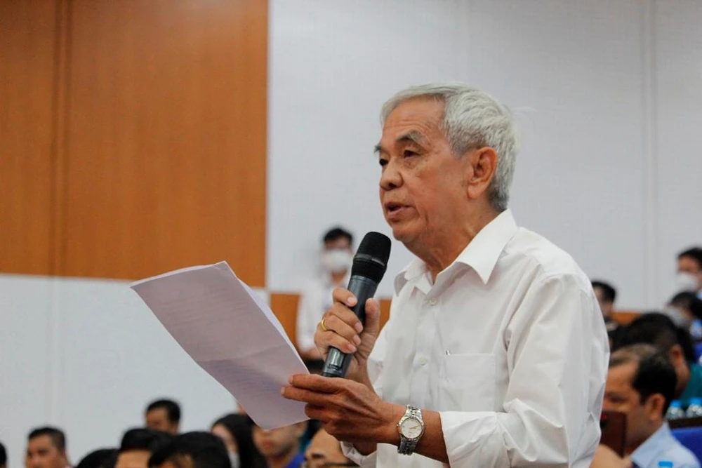 cử tri Cần Thơ phản ánh thiếu thuốc và vật tư y tế