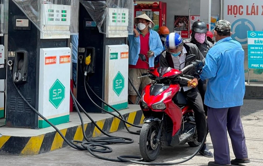 Cần Thơ ra chỉ thị đảm bảo nguồn cung xăng dầu. Ảnh: CHÂU ANH