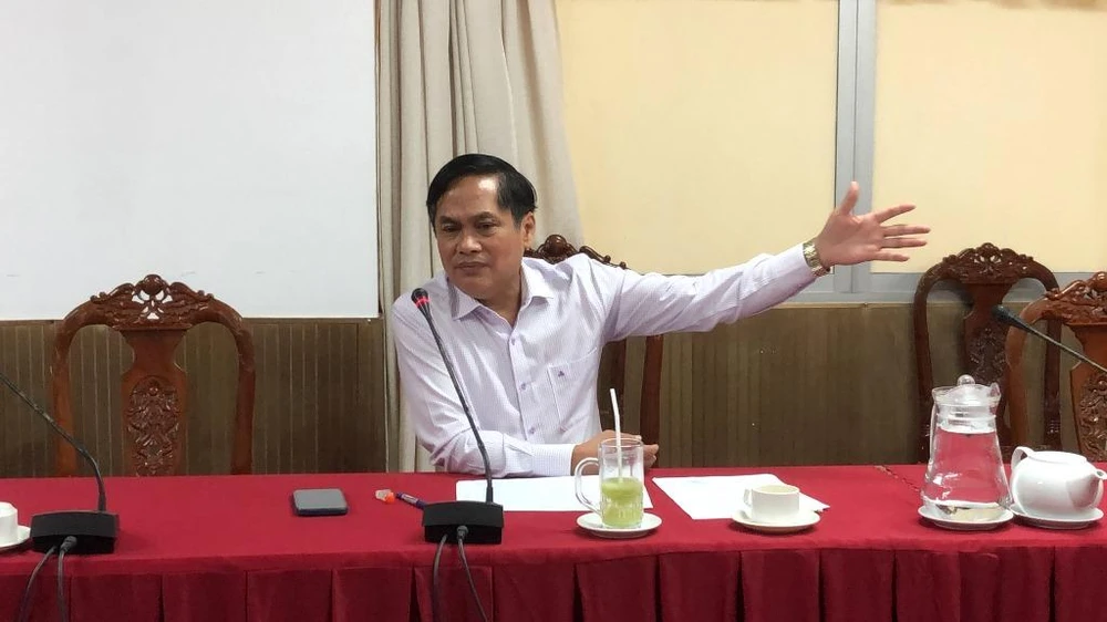 Phó Chủ tịch UBND TP Cần Thơ Nguyễn Văn Hồng yêu cầu siết tiến độ Dự án 3 vì đã quá chậm và chỉ còn hơn 18 tháng để thực hiện. Ảnh: NHẪN NAM