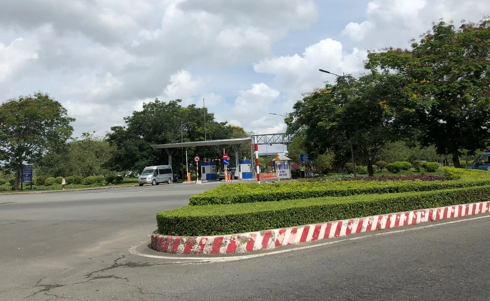 cổng vào sân bay Cần Thơ