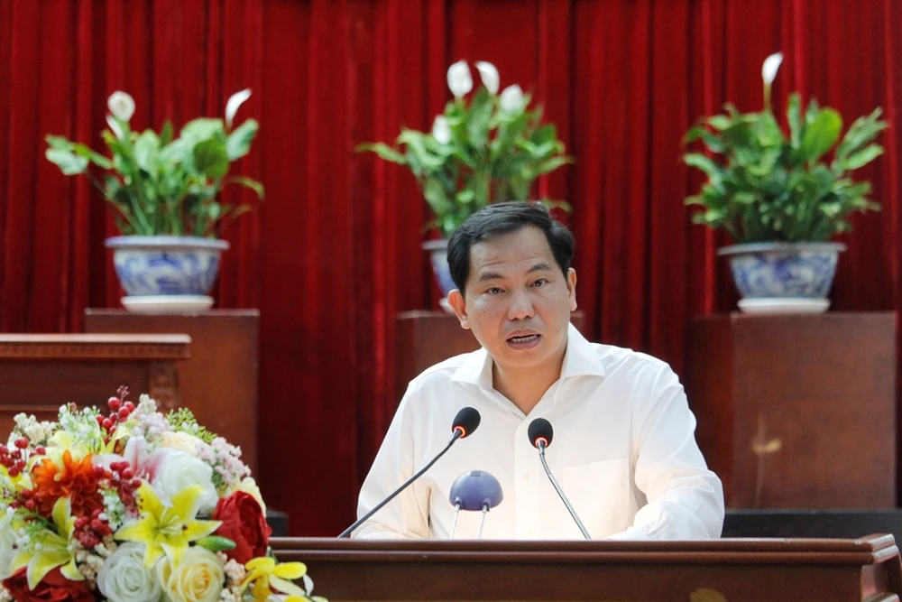 Bí thư Thành ủy Cần Thơ Lê Quang Mạnh phát biểu chỉ đạo tại hội nghị. Ảnh: NHẪN NAM