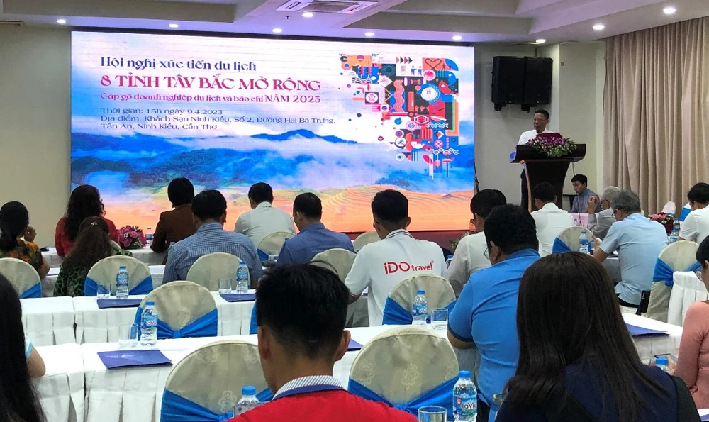 Hội nghị xúc tiến du lịch của 8 tỉnh Tây Bắc mở rộng và tỉnh Tuyên Quang tại Cần Thơ. Ảnh: NHẪN NAM
