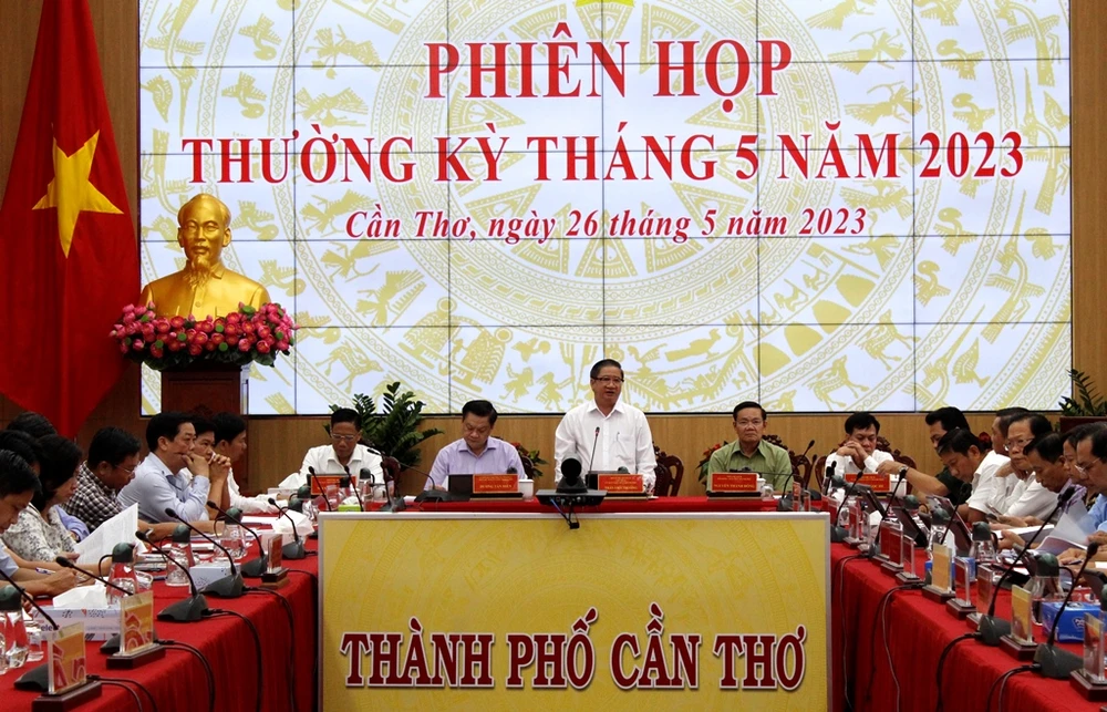 Phiên họp UBND TP Cần Thơ thường kỳ tháng 5 tổ chức chiều 26-5. Ảnh: NHẪN NAM