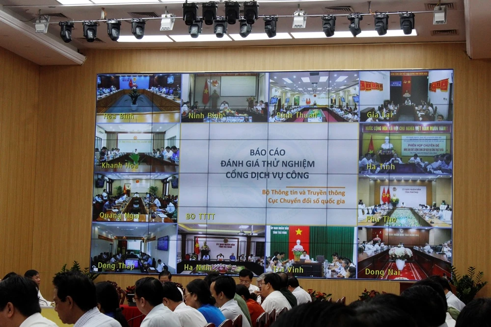 Cục Chuyển đổi số quốc gia có báo cáo đánh giá thử nghiệm cổng dịch vụ công của các bộ, ngành và địa phương. Ảnh: NHẪN NAM