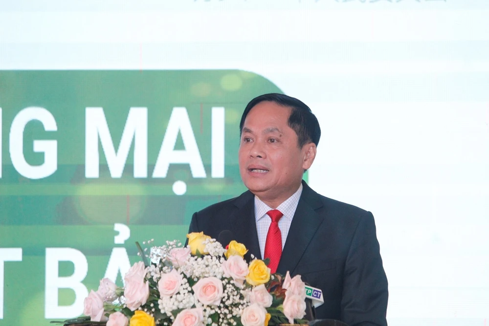 Phó Chủ tịch UBND TP Cần Thơ Nguyễn Văn Hồng phát biểu tại hội thảo. Ảnh: NHẪN NAM