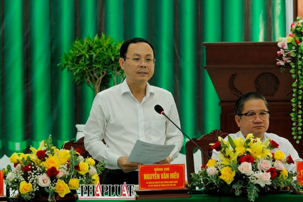 Bí thư Thành ủy Cần Thơ Nguyễn Văn Hiếu phát biểu tại buổi làm việc. Ảnh: NHẪN NAM