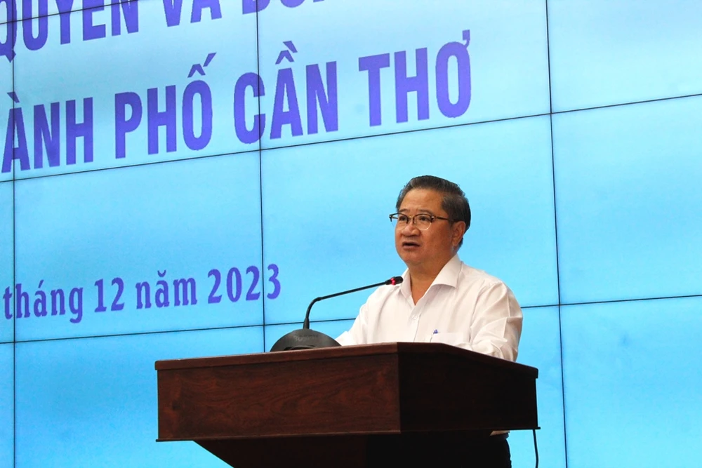 Chủ tịch UBND TP Cần Thơ Trần Việt Trường