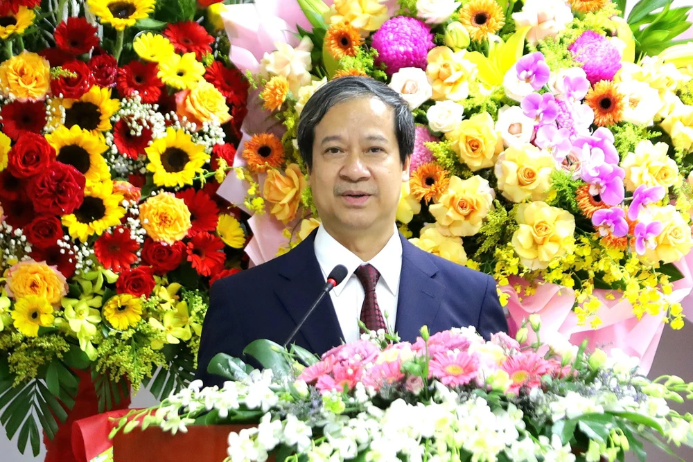 Bộ trưởng Bộ GD&ĐT Nguyễn Kim Sơn phát biểu tại buổi lễ trao quyết định công nhận hiệu trưởng Trường ĐH Cần Thơ