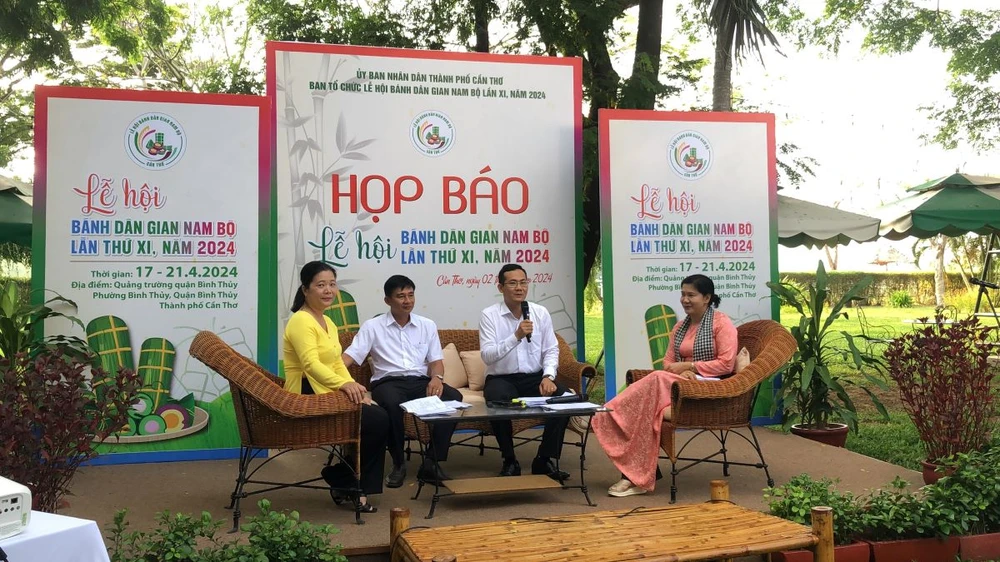Họp báo Lễ hội Bánh dân gian Nam bộ lần thứ XI năm 2024.