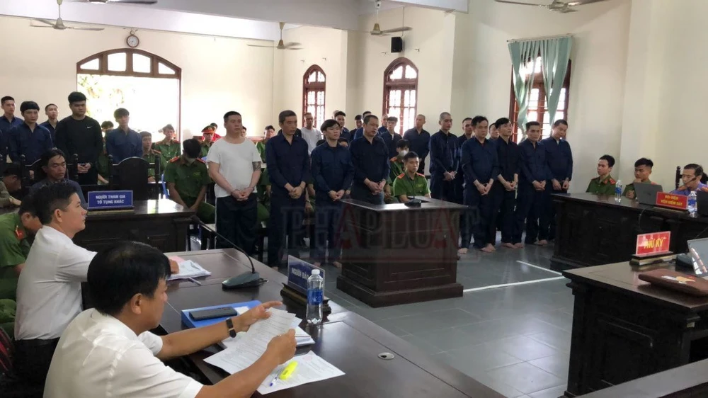 TAND quận Ninh Kiều, TP Cần Thơ xét xử 26 bị cáo gây rối trật tự công cộng.