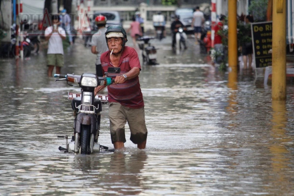 Triều cường TP Cần Thơ ngày 19-10-2024