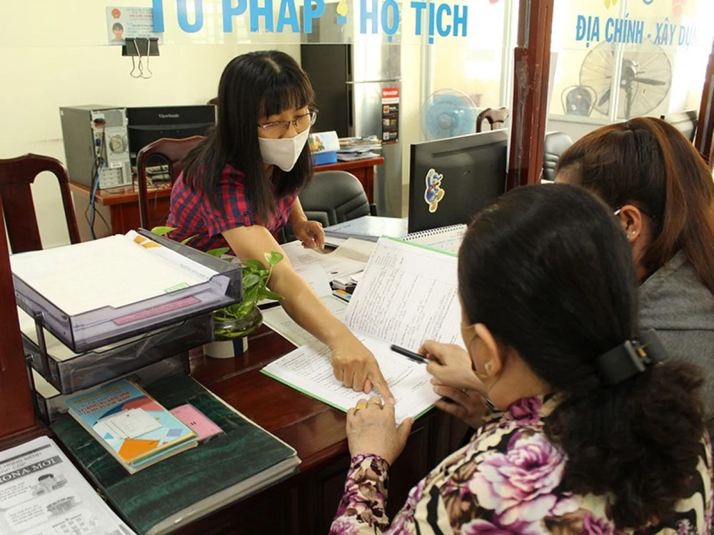 Công chức phường Tân An, quận Ninh Kiều, TP Cần Thơ.