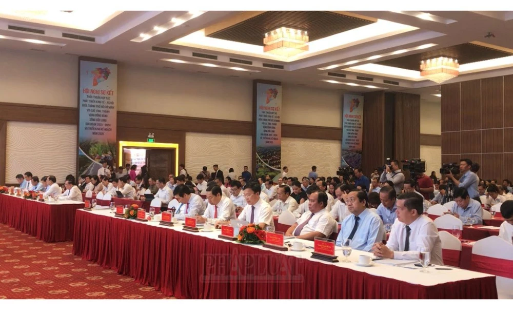 Chủ tịch Phan Văn Mãi chủ trì hội nghị sơ kết thỏa thuận hợp tác phát triển kinh tế xã hội giữa TP.HCM với các tỉnh, thành vùng ĐBSCL giai đoạn 2023-2024