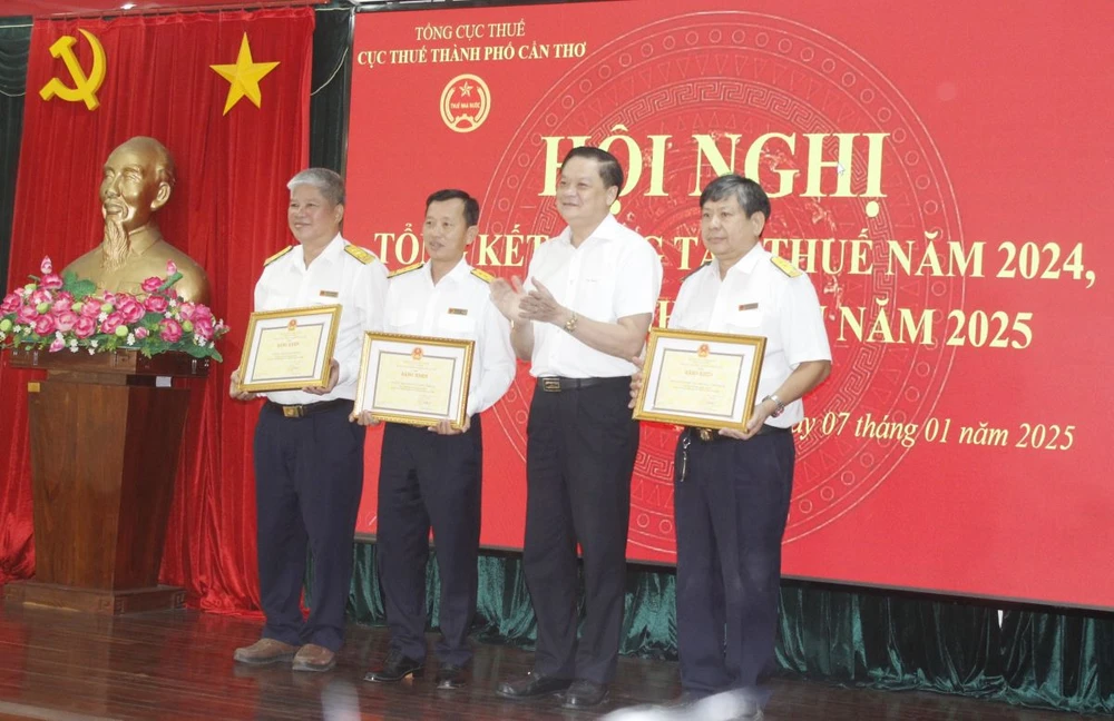 Cục Thuế TP Cần Thơ tổng kết công tác năm 2024.