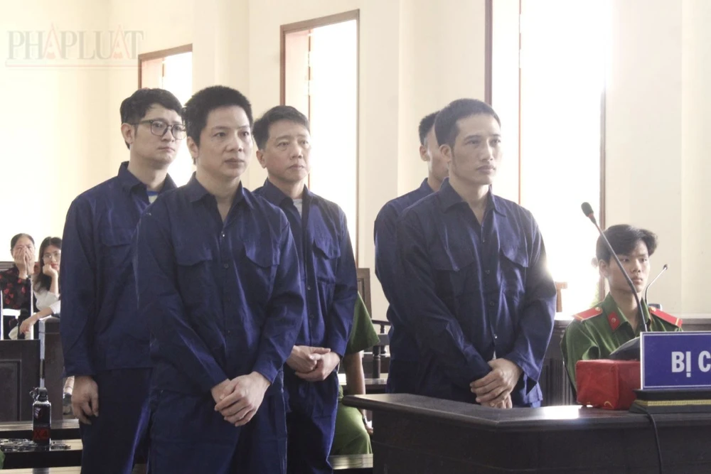 5 đăng kiểm viên phương tiện đường thủy ở Cần Thơ hầu tòa vì nhận hối lộ