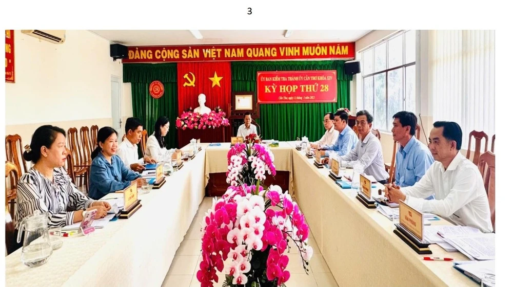 UBKT Thành ủy Cần Thơ quyết định thi hành kỷ luật Chánh Văn phòng UBND TP Cần Thơ