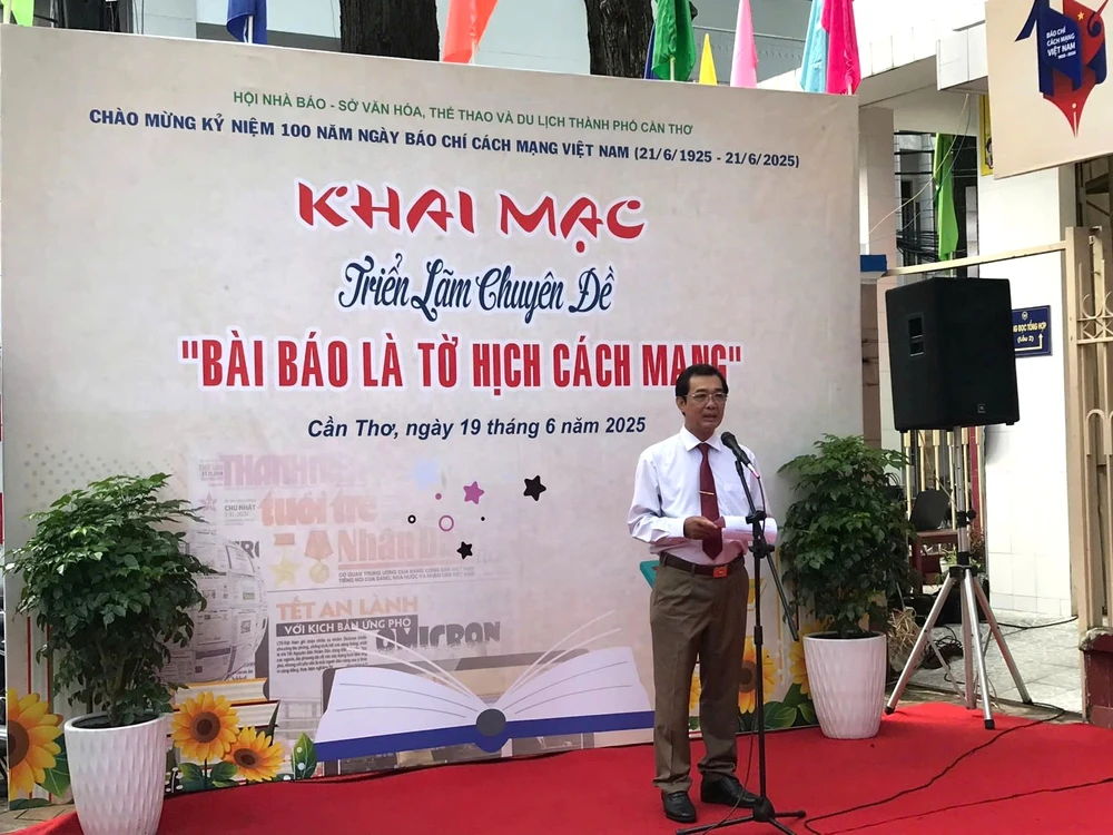 tp-can-tho-trien-lam-100-nam-bao-chi-3.jpg