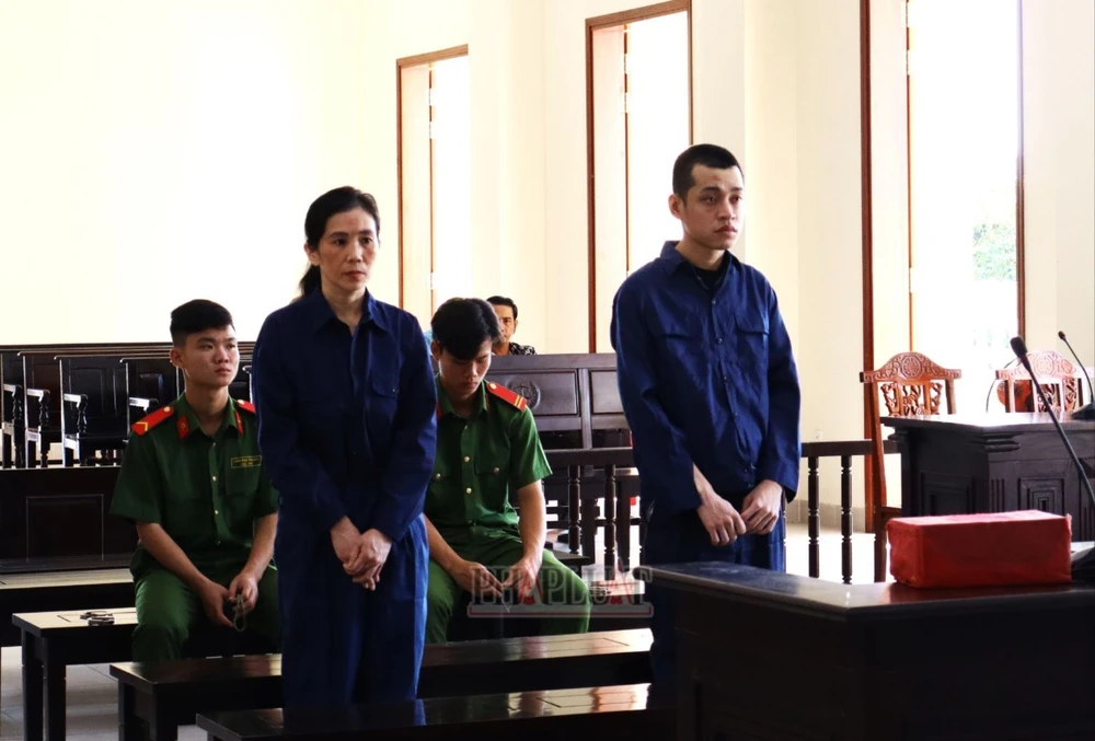 lừa đảo bằng hình thức vay mua hàng trả góp