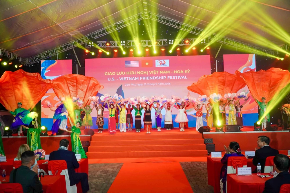 chương trình giao lưu hữu nghị Việt Nam - Hoa Kỳ