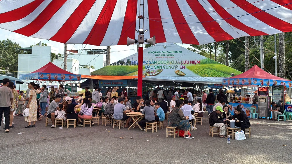 le-hoi-banh-dan-gian-nam-bo-can-tho-4.jpg