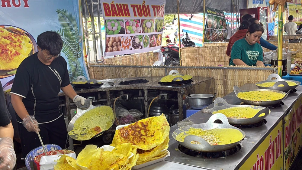le-hoi-banh-dan-gian-nam-bo-can-tho-5.jpg