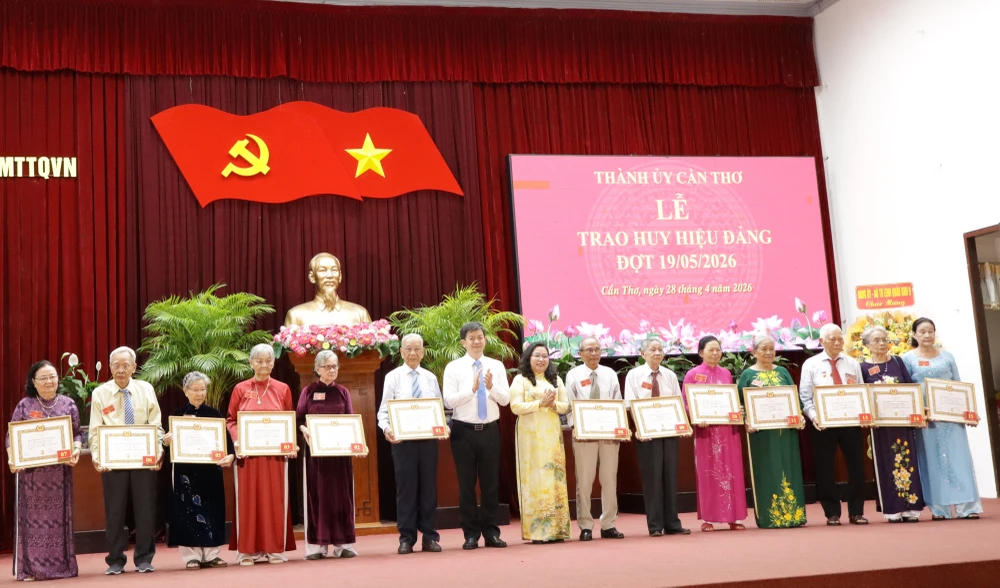 can-tho-hop-mat-30-4 (2).JPG