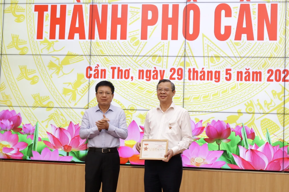 chu-tich-can-tho-1.jpg