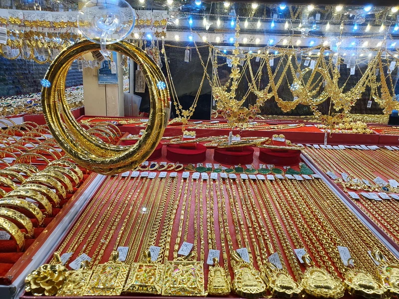 Giá vàng trong nước đồng loạt giảm sốc
