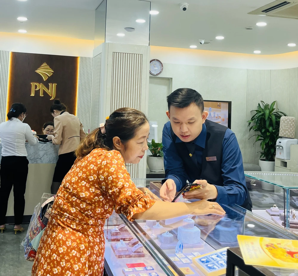 Chênh lệch giữa vàng 9999 và giá vàng thế giới đang ở mức rất thấp.