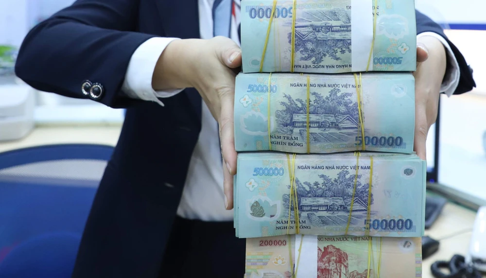 Lãi suất cho vay bằng VND chỉ khoảng 4%/năm