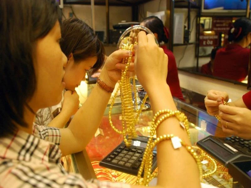 Thị trường vàng trong nước sẽ không thể ổn định nếu khâu sản xuất vàng trang sức mỹ nghệ vẫn còn bị xem nhẹ