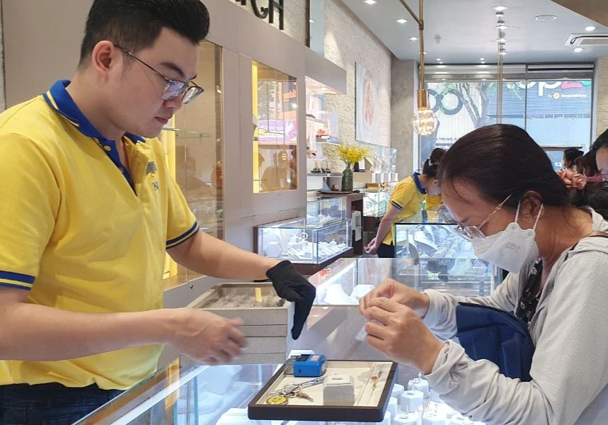 Giá vàng nhẫn 9999 vượt mặt vàng miếng SJC.